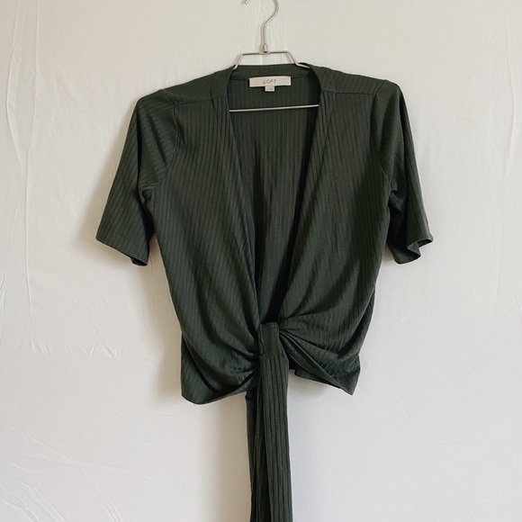 LOFT Tops - green tie top